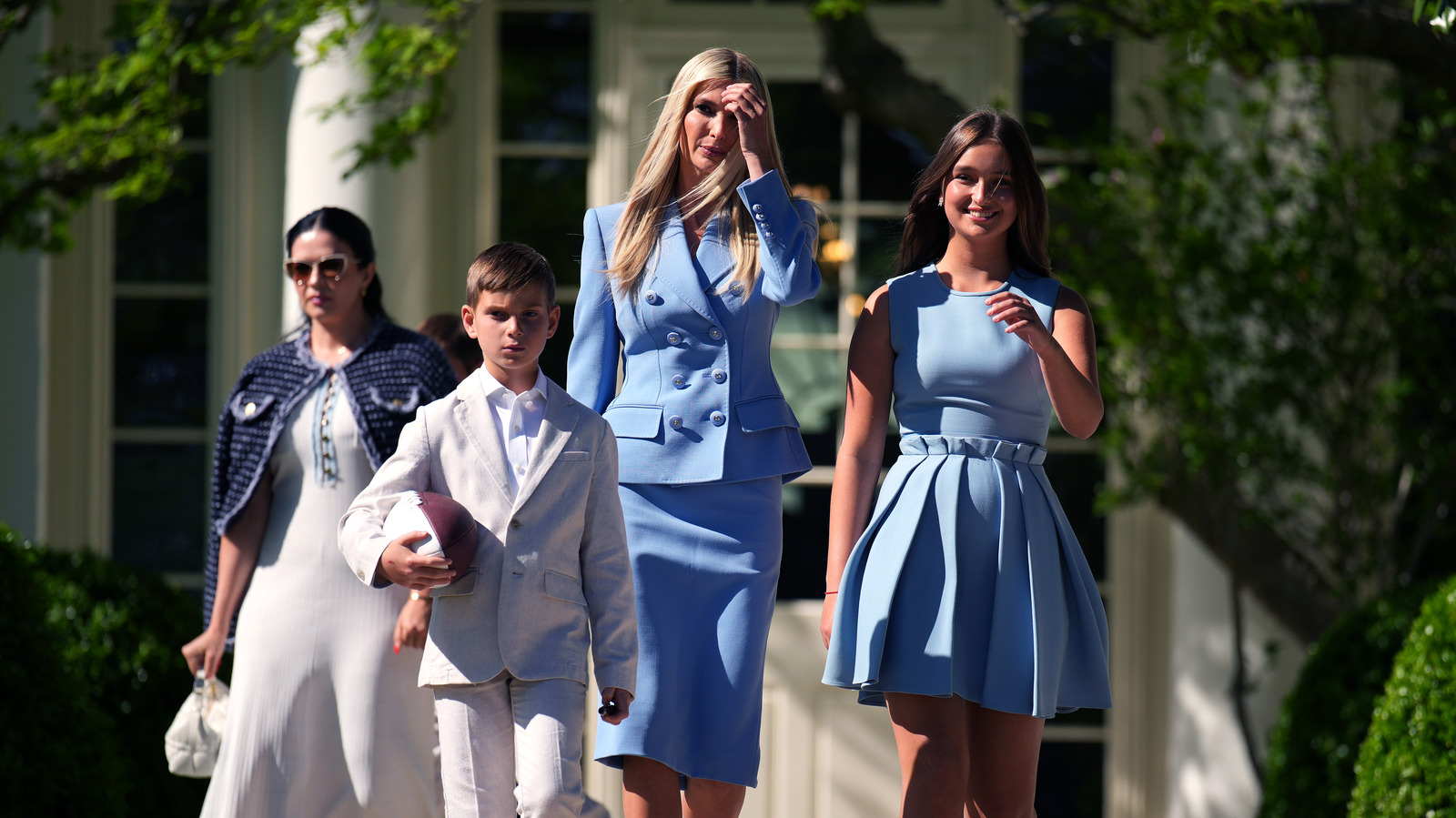 La fille d'Ivanka Trump, Arabella Kushner, se transforme en mini-moi de style