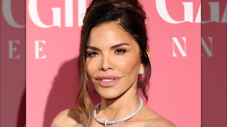 Lauren Bezos Sanchez avec un contour non mélangé