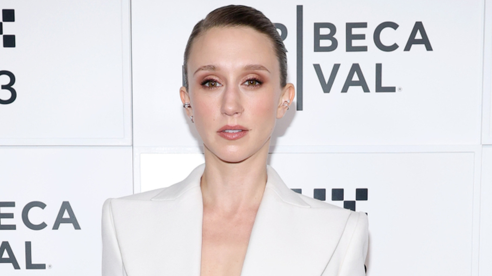 Gladys Russell de l'âge doré ne pourrait pas être plus étonnant dans la vraie vie