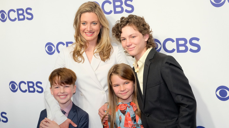 Casting de jeune Sheldon souriant