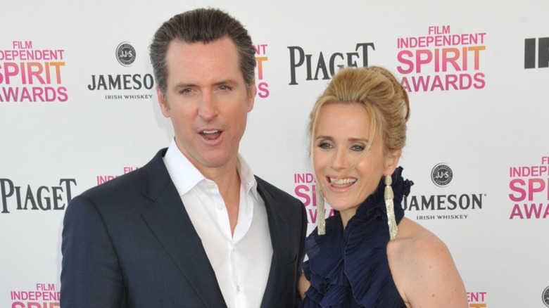 Jennifer Siebel Newsom et Gavin Newsom sur le tapis rouge ensemble