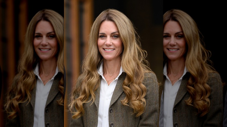 Kate Middleton avec de longs cheveux blonds