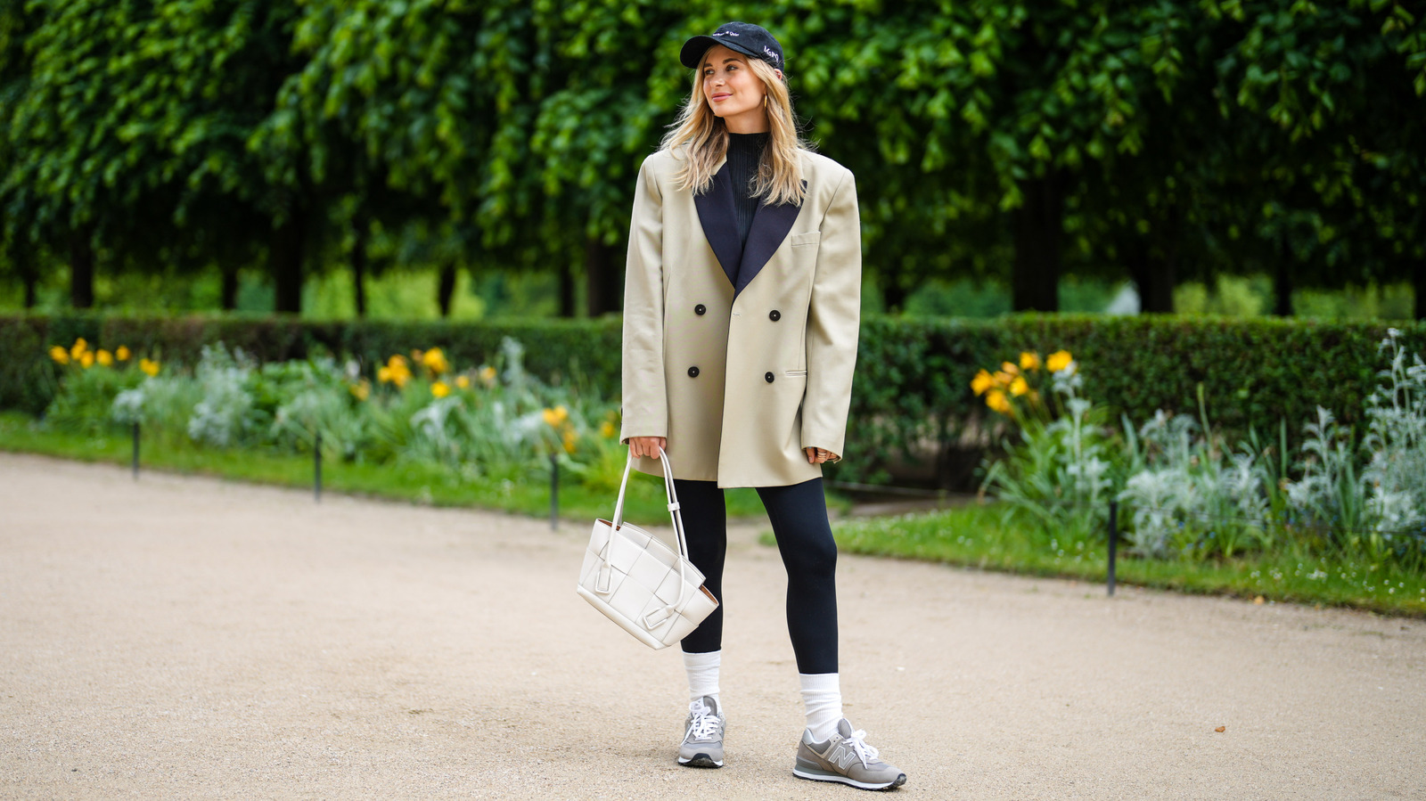 C'est ainsi que vous devriez porter des leggings en 2025 pour éviter un look bâclé