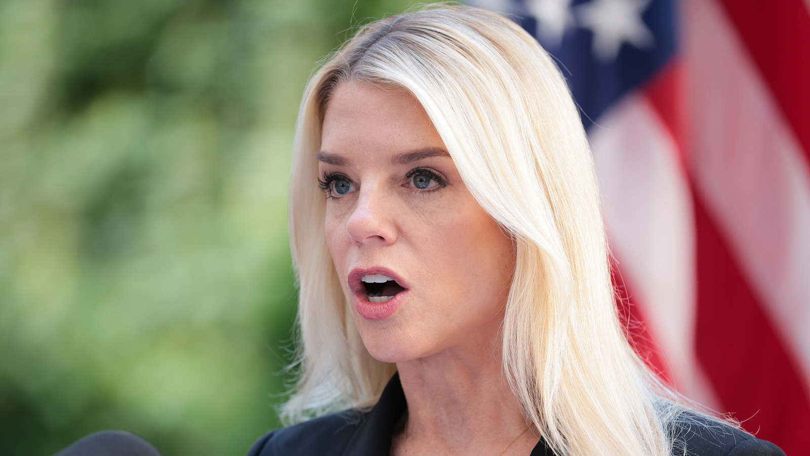 Tendances obsolètes que Pam Bondi a portées depuis qu'il est devenu procureur général