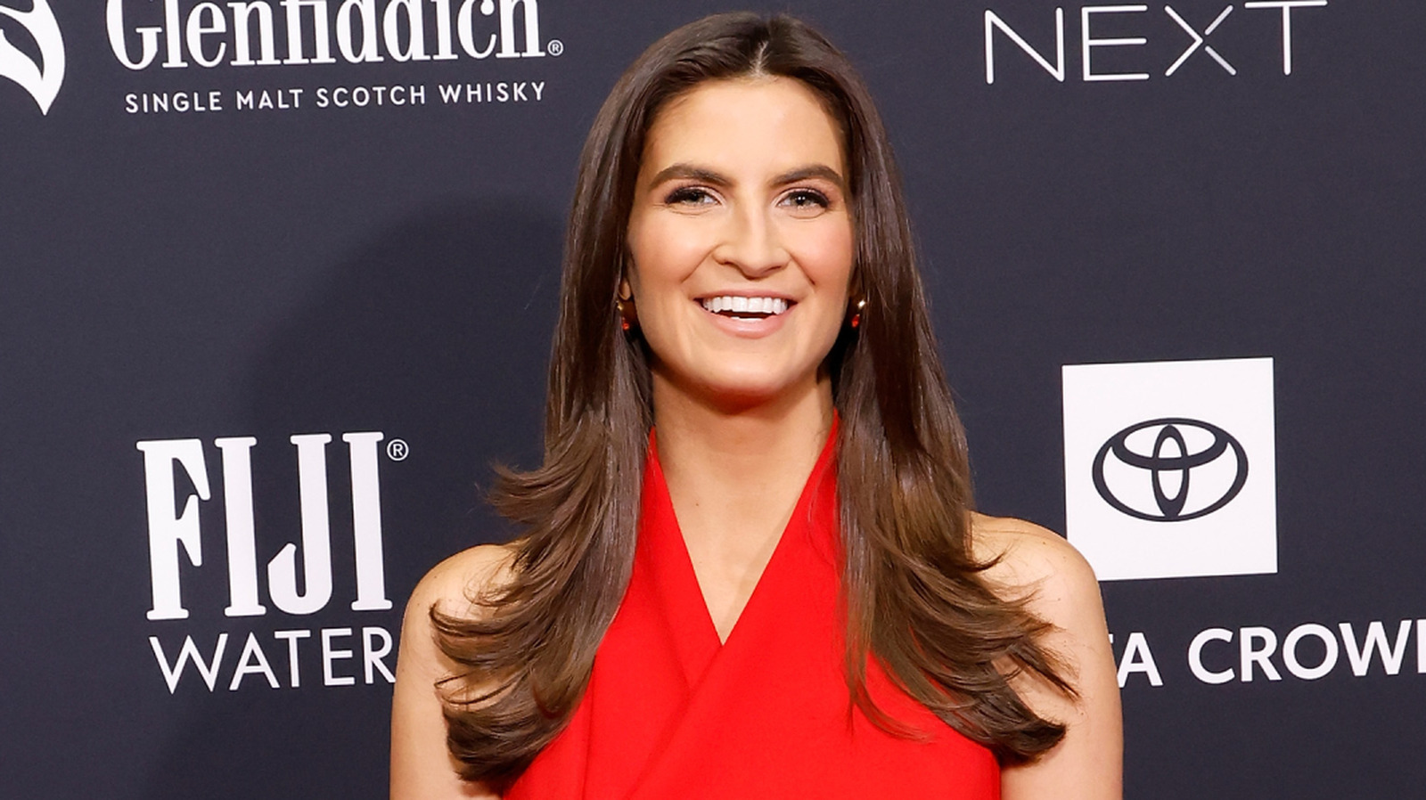 10 fois Kaitlan Collins a prouvé qu'elle était la reine d'un combinaison