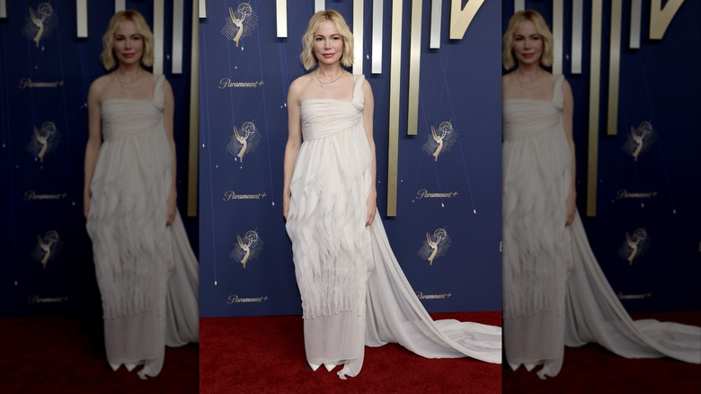 Michelle Williams sur le tapis rouge des Emmys 2025