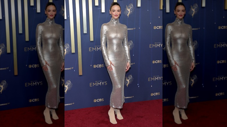 Charlotte le Bon sur le tapis rouge des Emmys 2025