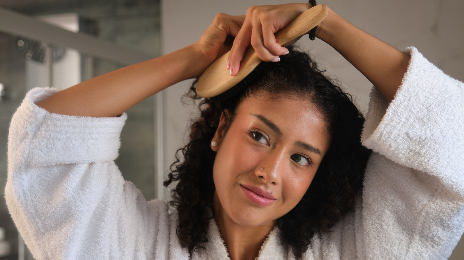 8 façons simples de coiffer vos cheveux qui ont toujours l'air chic