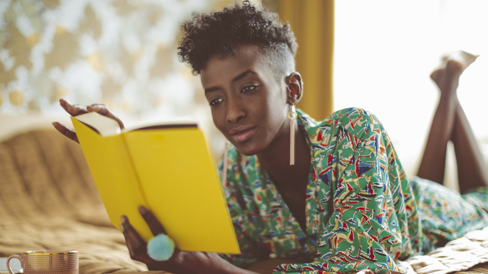 4 Mémoires à lire par des célébrités LGBTQ + qui mettent en évidence les complexités de la sortie