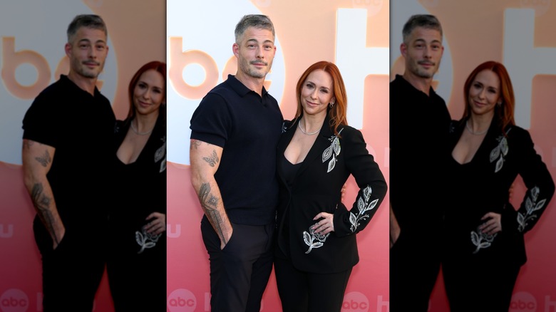 Brian Hallisay et Jennifer Love Hewitt assistent à la soirée de fin d'été d'ABC au Cecconi's West Hollywood le 5 septembre 2025.