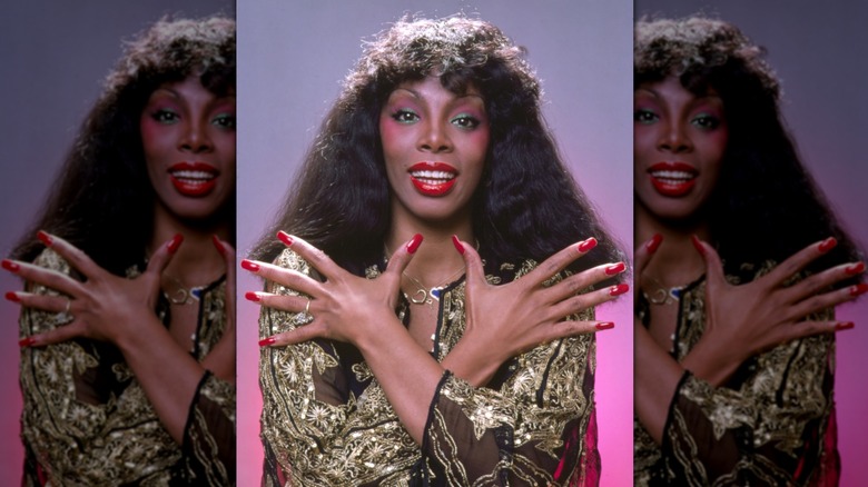 Donna Summer aux sourcils fins en 1978