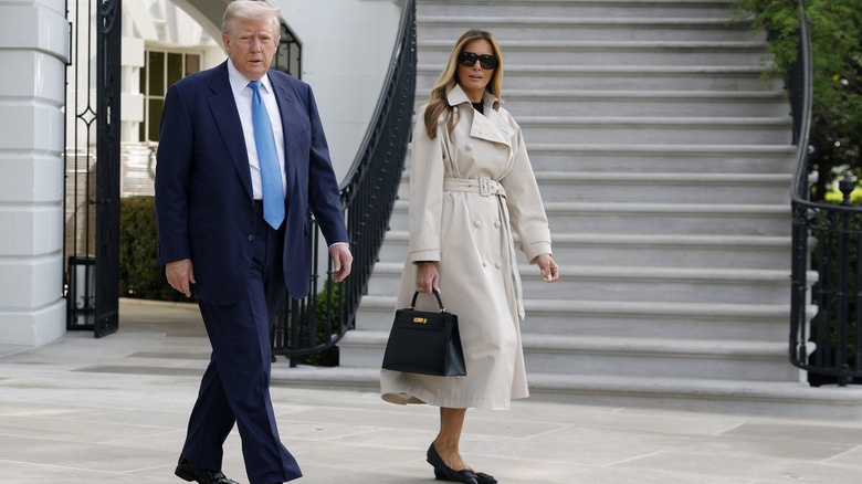 Melania et Donald Trump quittent la Maison Blanche pour se rendre à Rome