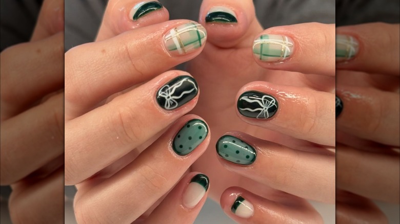 Vernis à ongles noir et vert