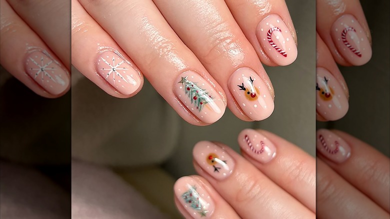 Nail art de vacances sur vernis nude
