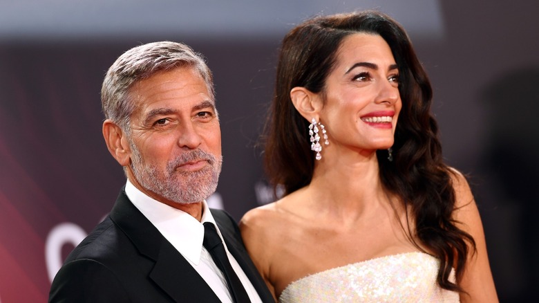 George et Amal Clooney ensemble sur le tapis rouge