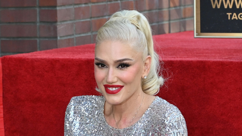 Gwen Stefani avec du rouge à lèvres
