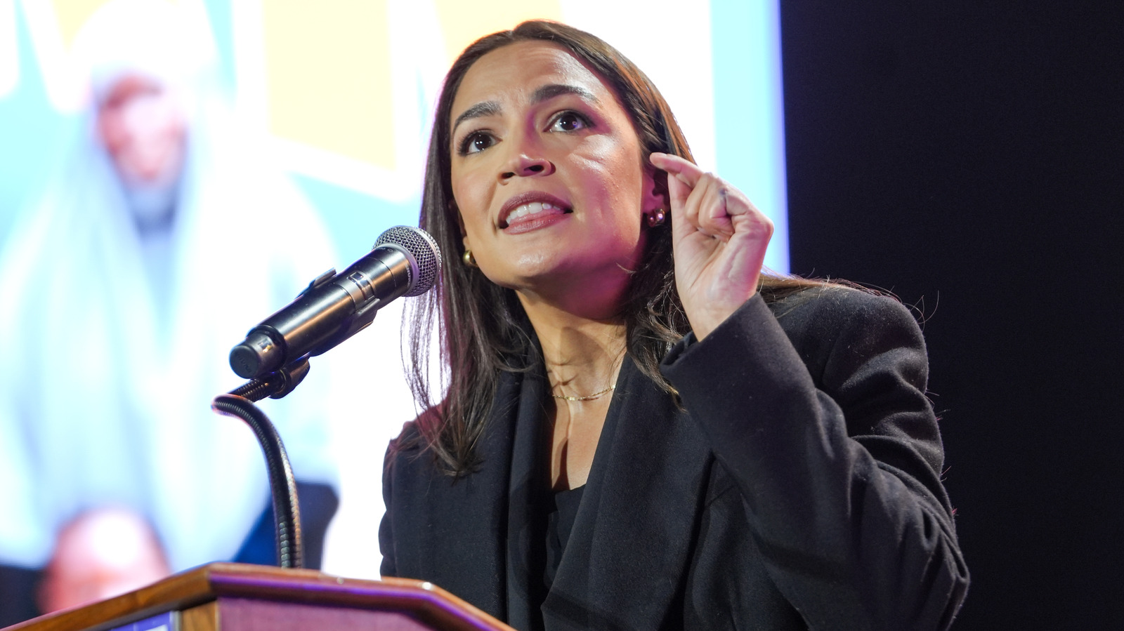 Alexandria Ocasio-Cortez a porté des tenues pas si appropriées