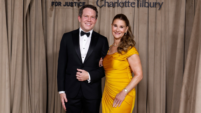 Philip Vaughn et Melinda French Gates assistent à The Albies de la Clooney Foundation For Justice au Natural History Museum le 3 octobre 2025 à Londres, Angleterre