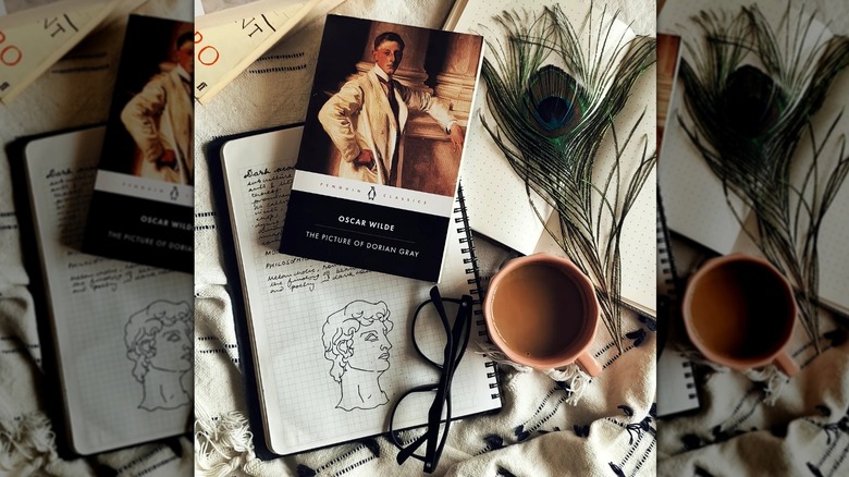 Une vue descendante d'une copie de 