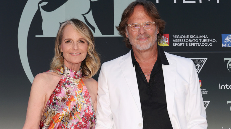 Helen Hunt et Jeffrey Nordling assistent au 71e Festival du film de Taormina le 12 juin 2025 à Taormina, Italie