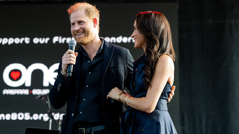 Le prince Harry et Meghan Markle sur scène en Californie