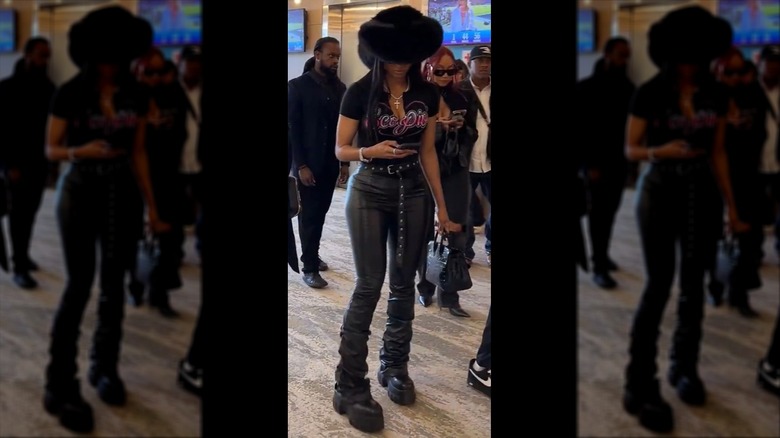 Ciara au Super Bowl dans un grand har