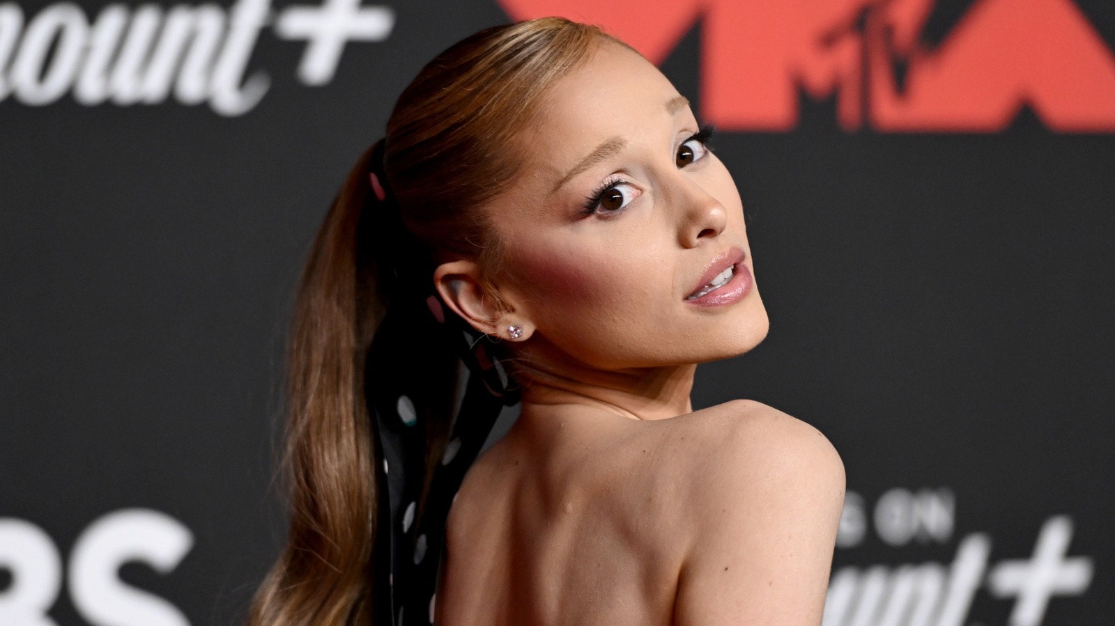 Les moments sans maquillage d'Ariana Grande nous surprennent