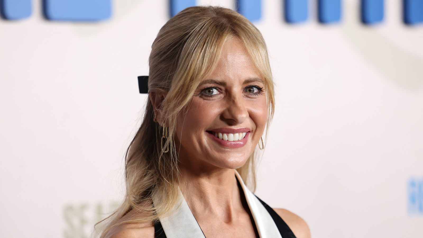 7 fois où Sarah Michelle Gellar a secoué les looks aux longues jambes