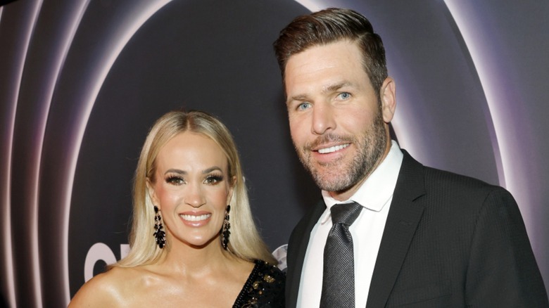 Carrie Underwood et Mike Fisher sur le tapis rouge en 2025
