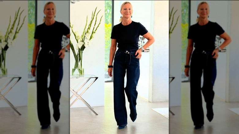 femmes plus âgées en denim bleu foncé