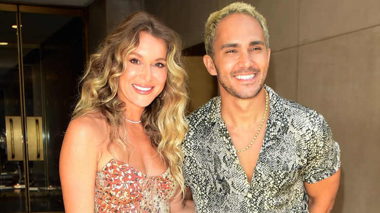 Carlos PenaVega et Alexa PenaVega souriants