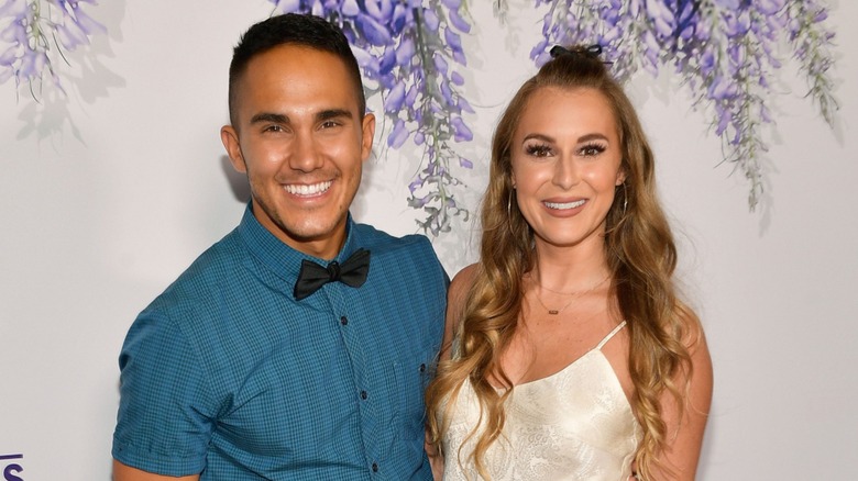 Carlos PenaVega et Alexa PenaVega sur le tapis rouge
