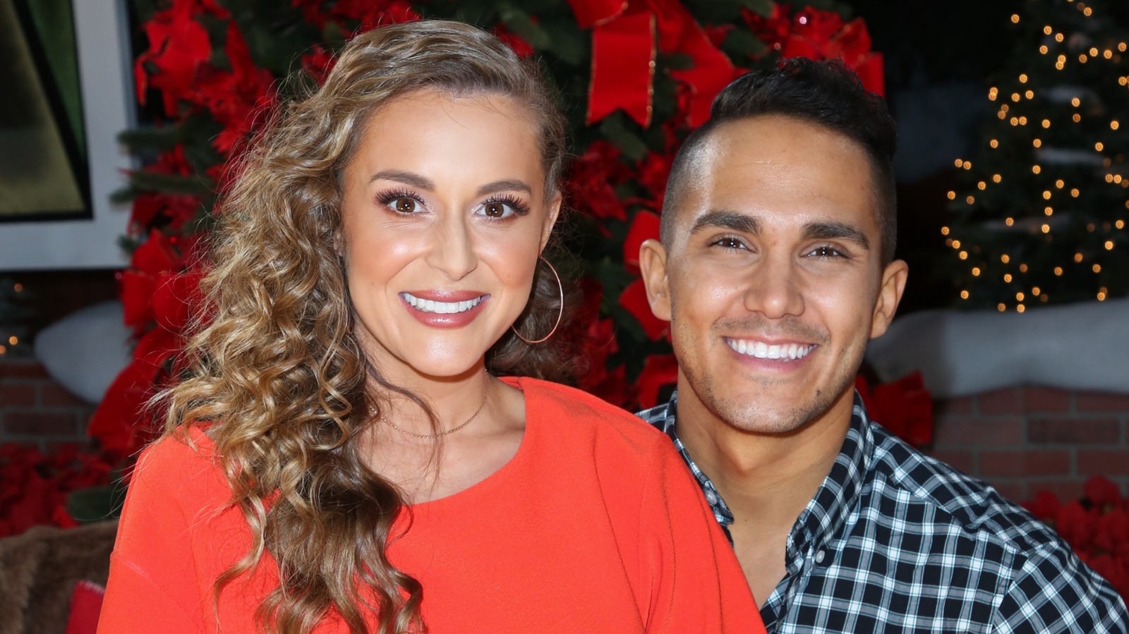 Alexa et Carlos PenaVega, anciens élèves de Hallmark, ont des signaux d'alarme majeurs dans leur mariage