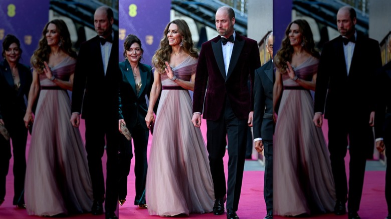 Kate Middleton sur le tapis rouge des BAFTA dans une robe rose aux côtés de William, prince de Galles