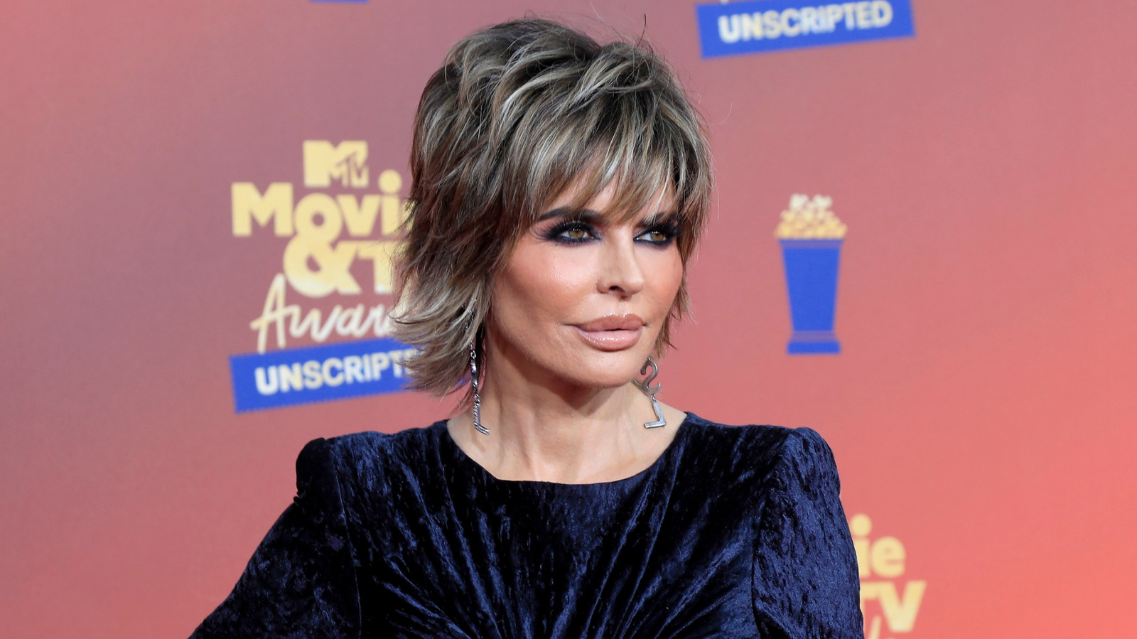 La transformation beauté complète de Lisa Rinna fait tourner les têtes