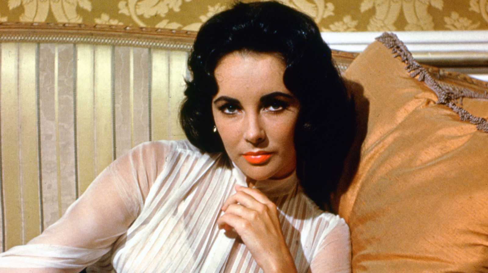 Les nombreuses robes de mariée d'Elizabeth Taylor, classées