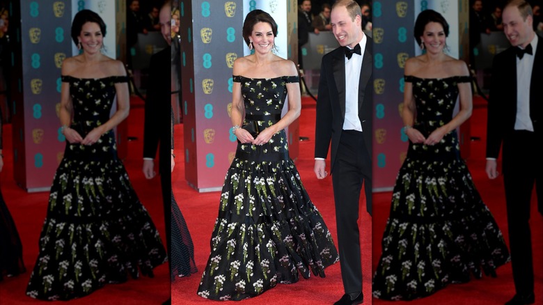 Kate Middleton portant une robe longue à épaules dénudées avec un imprimé floral aux EE British Academy Film Awards