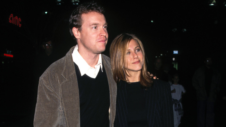 Jennifer Aniston et Tate Donovan assistent à la première de 
