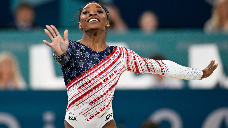 Simone Biles porte un justaucorps patriotique aux JO de Paris 2024