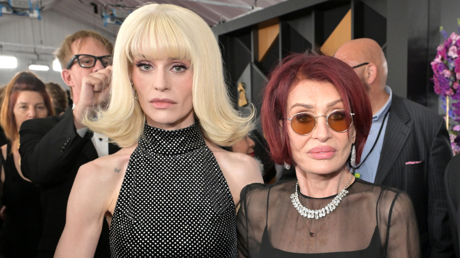 Des photos de Kelly et Sharon Osbourne qui montrent quand les rumeurs sur le "visage Ozempic" ont commencé