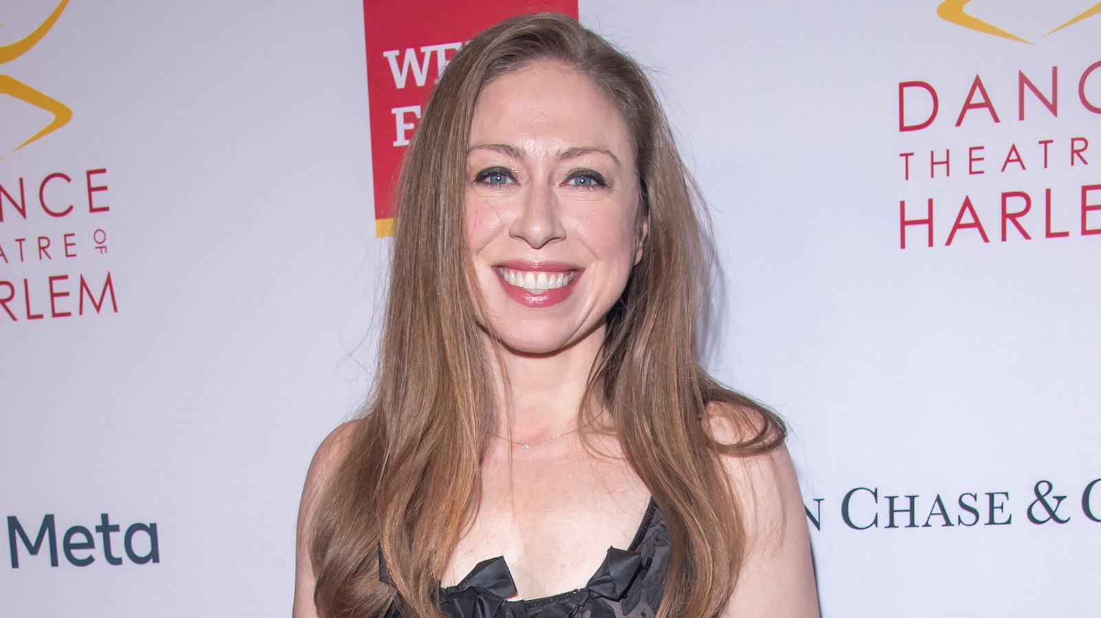 Ces tenues de Chelsea Clinton n'auraient jamais dû quitter son placard