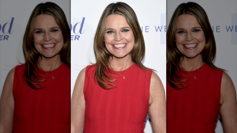 Savannah Guthrie souriante lors d'un événement du Hollywood Reporter avec des cheveux longs
