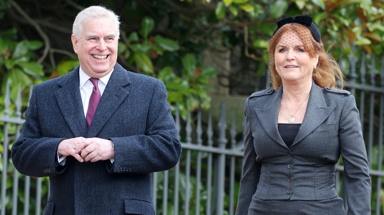 Andrew et Sarah Ferguson souriant