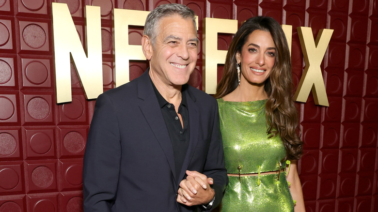 George et Amal Clooney souriants