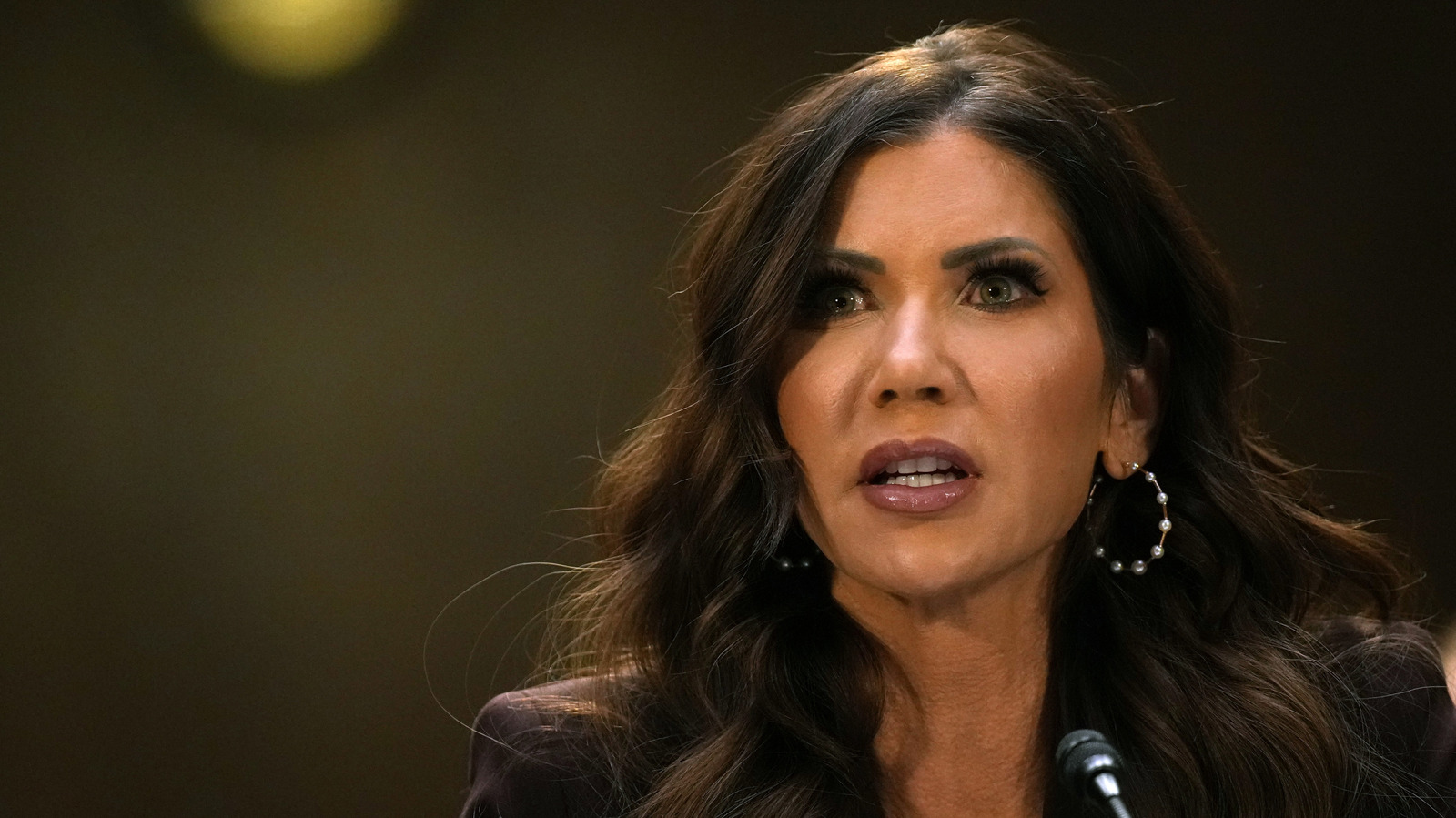 L'événement de campagne « Fit for 2024 » de Kristi Noem est la quintessence de son style étrange