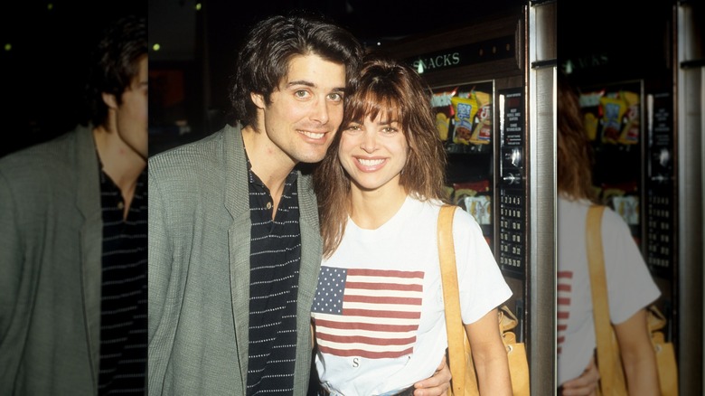 Peter Barton et Lisa Rinna posant pour une photo à Los Angeles en février 1991