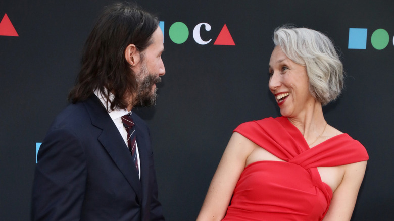 Keanu Reeves et Alexandra Grant assistent au gala MOCA 2022 au Geffen Contemporary au MOCA le 4 juin 2022 à Los Angeles, Californie