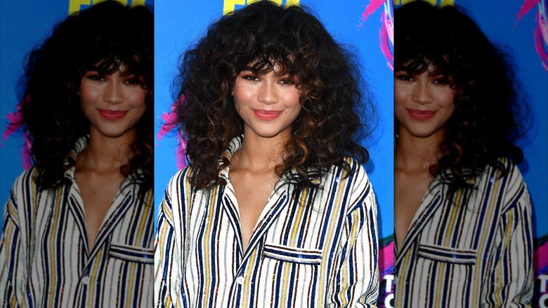 Zendaya arrive aux Teen Choice Awards 2017