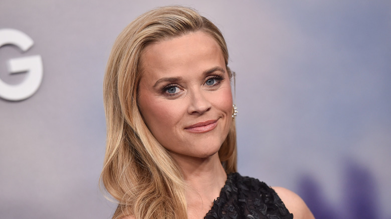 Reese Witherspoon souriante