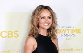 Photos côte à côte de la transformation du visage de Giada De Laurentiis depuis ses débuts à la télévision jusqu'à aujourd'hui